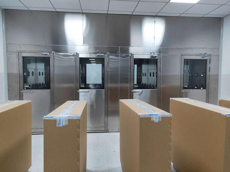 浙江嘉兴**工业公司4米通道风淋室+员工下班通道案例