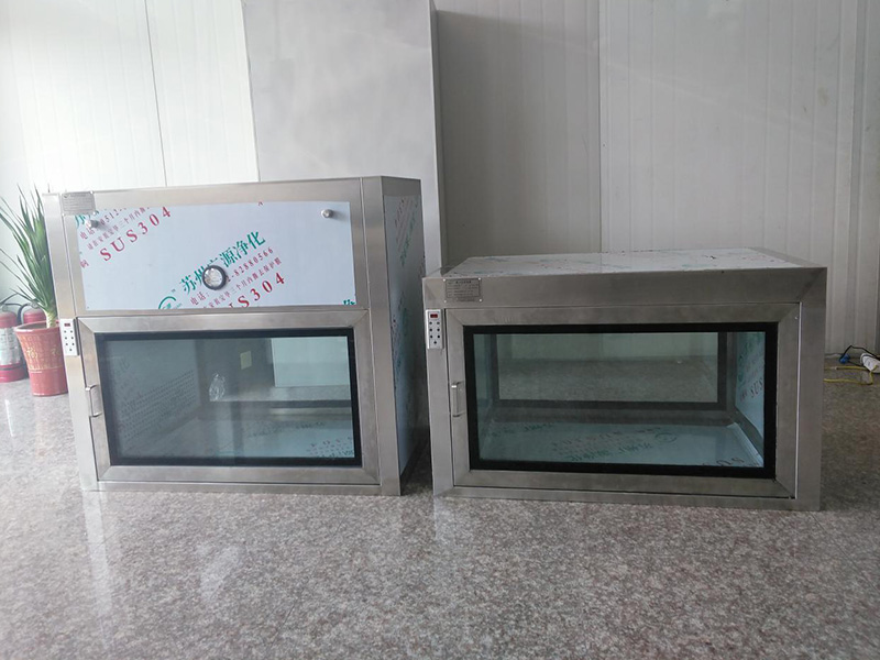 成都**知名制药公司采购一批高效洁净传递窗设备案例